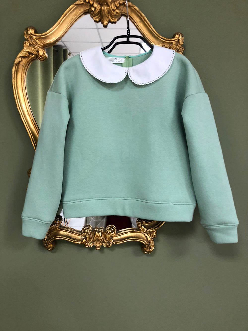 Fleece Sweatshirt With A Collar