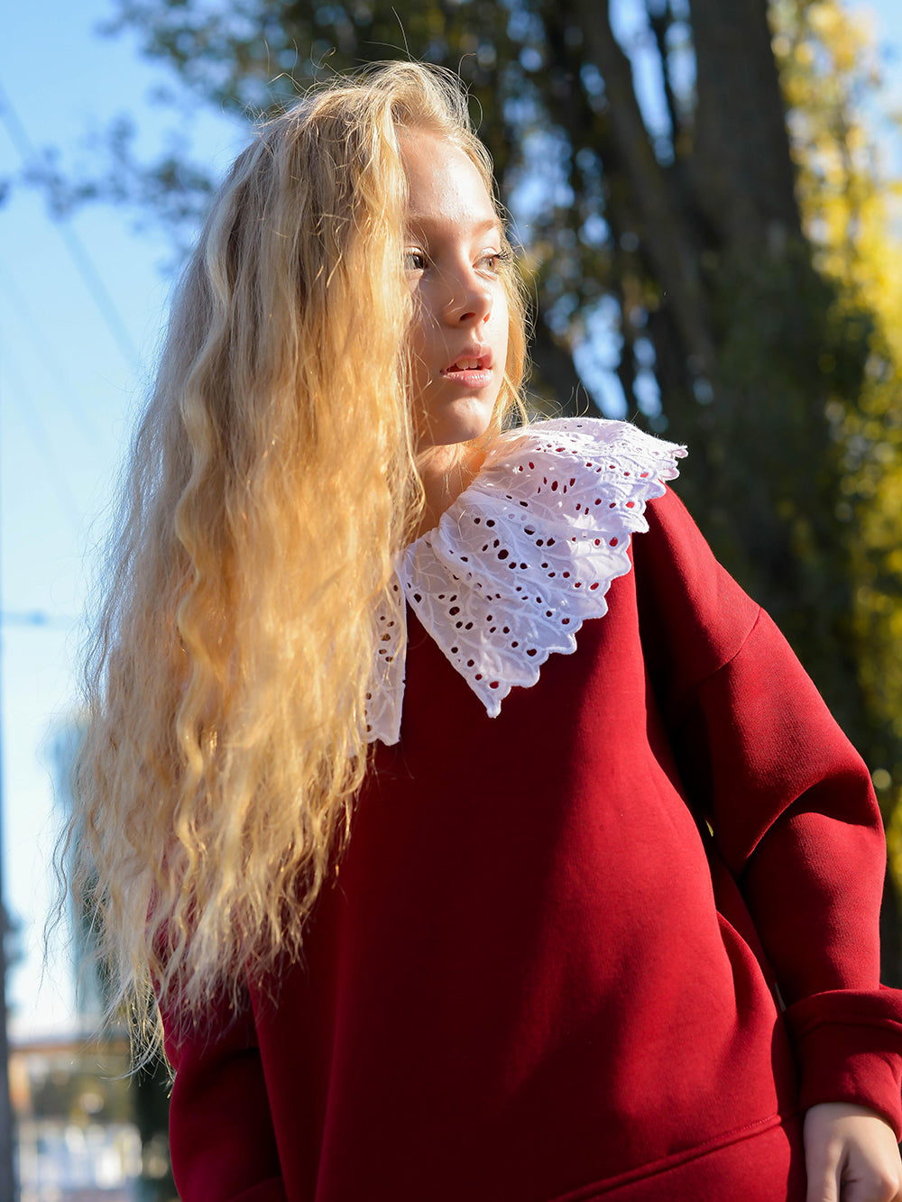 Fleece Sweatshirt With A White Collar